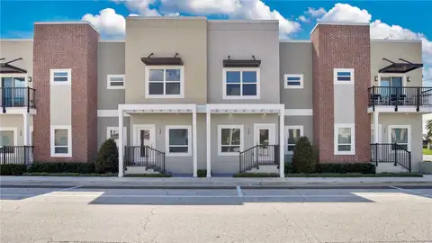 292 N OAK AVE — home for sale