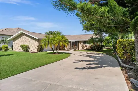 4927 SW 2ND AVE — home for sale